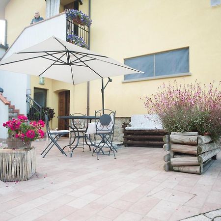 Bed and Breakfast Il Castagno Montemonaco Exterior foto